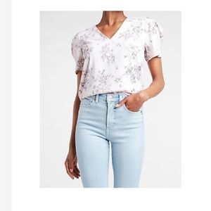 Express Floral Puff Sleeve V-Neck Top. Size XS